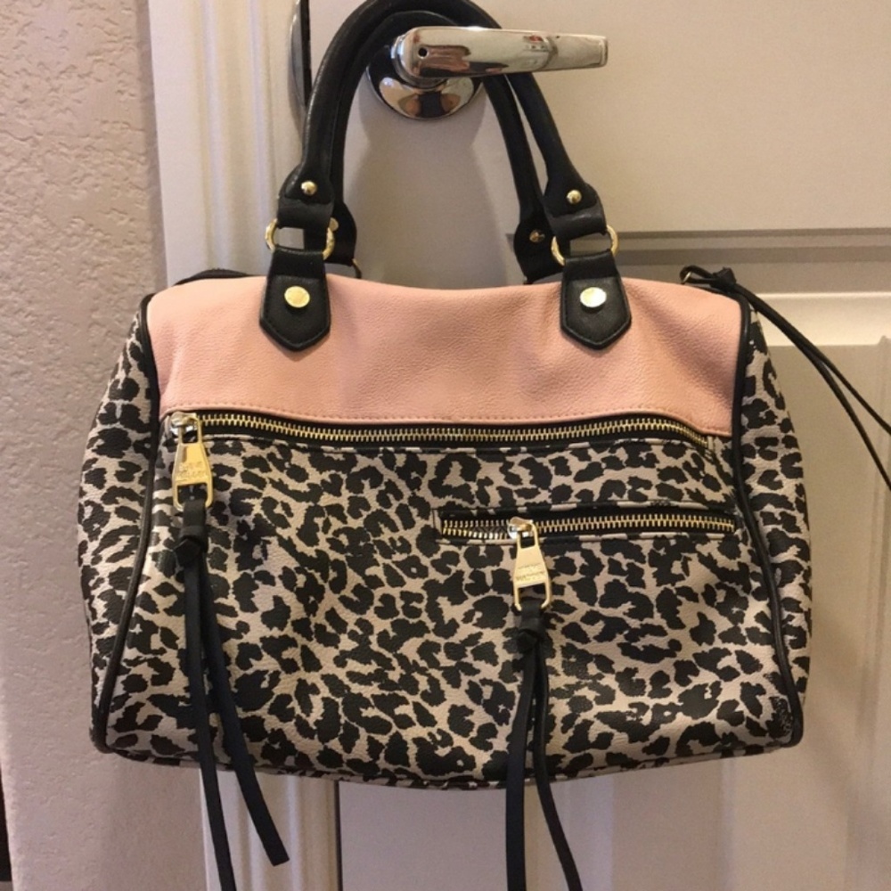 Steve Madden animal print Re-Posh!